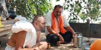 ऑनलाइन श्राद्ध-पिंडदान सही या गलत? पितृ पक्ष शुरू होने से पहले जान लें शास्त्रों में क्या है नियम
