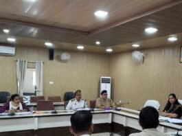 अनफिट स्कूली वाहन मिले तो स्कूल भी जिम्मेदार:श्रावस्ती में बच्चों की सुरक्षा के लिए जिला स्तरीय सड़क सुरक्षा समिति की बैठक में फैसला