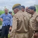 निरीक्षण के दौरान लेखपाल की तबीयत बिगड़ी:मनकौरा गांव में बेहोश हुए, अस्पताल में भर्ती कर सरकारी आवास भेजा निरीक्षण के दौरान लेखपाल की तबीयत बिगड़ी:मनकौरा गांव में बेहोश हुए, अस्पताल में भर्ती कर सरकारी आवास भेजा