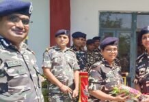 श्रावस्ती में डीआईजी चिकित्सा ने एसएसबी वाहिनी का निरीक्षण किया:अस्पताल और सीमा चौकियों में स्वास्थ्य सुविधाओं का जायजा लिया, दिए जरूरी निर्देश