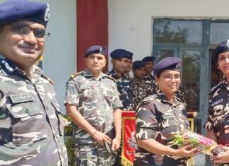 श्रावस्ती में डीआईजी चिकित्सा ने एसएसबी वाहिनी का निरीक्षण किया:अस्पताल और सीमा चौकियों में स्वास्थ्य सुविधाओं का जायजा लिया, दिए जरूरी निर्देश