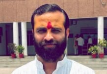बभनान-वाल्टरगंज सड़क निर्माण की गुणवत्ता पर सवाल:भाजपा नेता अमन शुक्ला ने डीएम से शिकायत कर जांच की मांग की