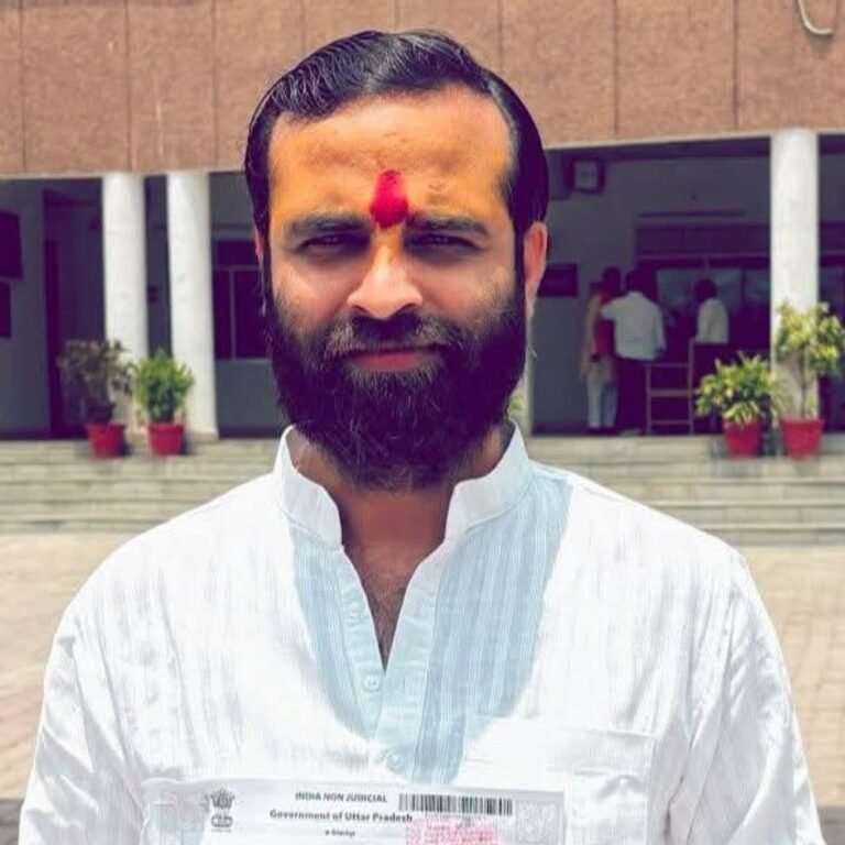 बभनान-वाल्टरगंज सड़क निर्माण की गुणवत्ता पर सवाल:भाजपा नेता अमन शुक्ला ने डीएम से शिकायत कर जांच की मांग की