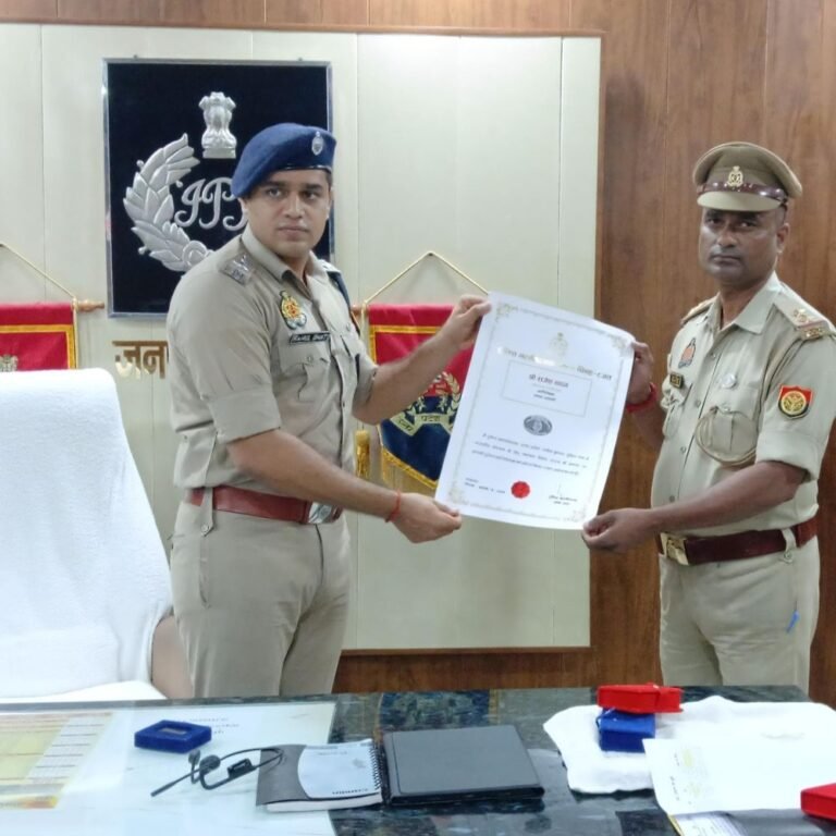 श्रावस्ती के छह पुलिसकर्मियों को उत्कृष्ट सेवा पदक मिले:डीजीपी- गृह मंत्रालय ने दिए पदक, साथी पुलिस कर्मियों को बेहतर कार्य की मिली प्रेरणा