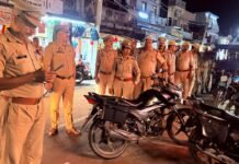 सुगम यातायात हेतु अवैध अतिक्रमण के विरुद्ध चला अभियान, सड़क किनारे लगे अवैध ठेला, रेहड़ी, दुकानों एवं खड़े वाहनों को हटवाया गया