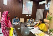 जिलाधिकारी ने ’’मां पाटेश्वरी शक्ति संवाद’’ कार्यक्रम के तहत सुनीं महिलाओं की समस्याएं