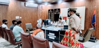 जनता दर्शन में पुलिस अधीक्षक ने सुनी जन समस्याएं, संबंधित को शीघ्र निस्तारण हेतु दिए निर्देश