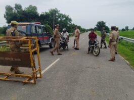 इंडो-नेपाल सीमा पर सुरक्षा व्यवस्था के दृष्टिगत पुलिस व SSB की संयुक्त पेट्रोलिंग