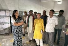 जिलाधिकारी ने ई0वी0एम0/वी0वी0पैट वेयर हाउस का मासिक निरीक्षण कर लिया जायजा