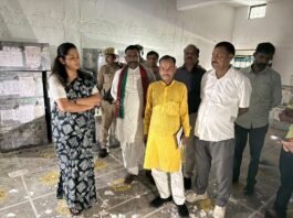 जिलाधिकारी ने ई0वी0एम0/वी0वी0पैट वेयर हाउस का मासिक निरीक्षण कर लिया जायजा