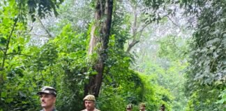 इंडो-नेपाल बॉर्डर क्षेत्र में जनपदीय पुलिस एवं एसएसबी की संयुक्त टीम द्वारा की गई पैदल गश्त एवं सघन चेकिंग अभियान*