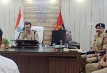 पुलिस अधीक्षक बलरामपुर द्वारा पुलिस अधीक्षक कार्यालय में की गई जनसुनवाई