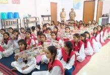 मिशन शक्ति फेज–5 के तहत श्रावस्ती पुलिस का जनजागरूकता अभियान जारी, महिलाओं एवं बालिकाओं को सुरक्षा, साइबर जागरूकता और आत्मनिर्भरता की दी गई जानकारी*