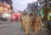 आगामी त्यौहारों के दृष्टिगत कादीपुर क्षेत्र में पुलिस द्वारा पैदल गश्त एवं ड्रोन कैमरे से निगरानी