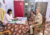 पुलिस अधीक्षक बलरामपुर के निर्देशानुसार,कम्यूनिटी पुलिसिंग यूनिट (CPU) के माध्यम से बलरामपुर पुलिस द्वारा स्कूली बच्चों एवं आमजन से संवाद स्थापित कर उनकी समस्याओं के त्वरित समाधान एवं जनजागरूकता अभियान चलाया गया*