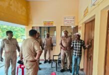 अपर पुलिस अधीक्षक द्वारा EVM/VVPAT का निरीक्षण