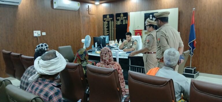जनता दर्शन में पुलिस अधीक्षक ने सुनी जन समस्याएं, संबंधित को शीघ्र निस्तारण हेतु दिए निर्देश