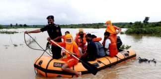 आगर मालवा में नाले में बही कार, 8 लोगों की मौत से मचा हड़कंप