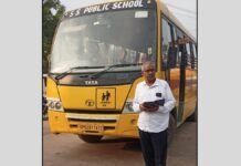 UP: स्कूली बच्चों की सुरक्षा को लेकर सख्त हुआ परिवहन विभाग, 35 वाहनों के चालान, 6 सीज
