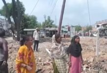 रायबरेली: रातोंरात उजड़ीं दुकानें! 20 साल से चल रही दुकानों पर चला बुलडोजर, मचा हड़कंप