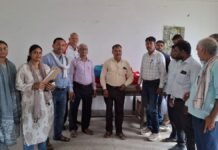 सुल्तानपुर: लेखपालों ने जमा किए बस्ते, अतिरिक्त काम से किया किनारा, मांगों को लेकर प्रदर्शन