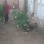 दीकौली में कच्चा मार्ग बारिश में कीचड़ से भर जाता:श्रावस्ती के दीकौली में ग्रामीणों और बच्चों को आने-जाने में भारी परेशानी। दीकौली में कच्चा मार्ग बारिश में कीचड़ से भर जाता:श्रावस्ती के दीकौली में ग्रामीणों और बच्चों को आने-जाने में भारी परेशानी।