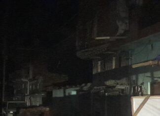 श्रावस्ती के बेगमपुर समेत कई गांवों में बिजली ठप:ग्रामीण परेशान, विभाग बोला- बहाल होने में अभी एक हफ्ता और लगेगा