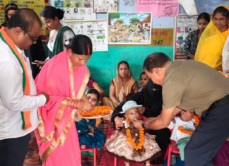 श्रावस्ती में गर्भवती महिलाओं की गोदभराई:छह माह के बच्चों का कराया अन्नप्राशन, सीएमओ ने दिए जरूरी सुझाव