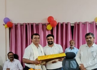 मुंडेरवा चीनीमिल के मुख्य रसायनज्ञ संदीप खरे सेवानिवृत्त:प्रबंधन और कर्मचारियों ने सम्मान समारोह कर दी भावभीनी विदाई।