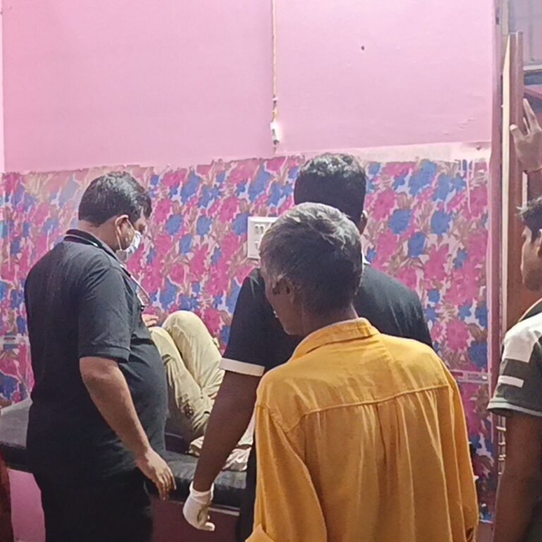 टेंपो ने पैदल जा रहे दो युवकों को मारी टक्कर:श्रावस्ती में गंभीर रूप से घायल, जिला अस्पताल रेफर