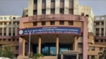 मुंबई कूपर हॉस्पिटल बुर्का विवाद- वायरल वीडियो से विवाद, सिक्योरिटी गार्ड को कारण बताओ नोटिस जारी मुंबई कूपर हॉस्पिटल बुर्का विवाद- वायरल वीडियो से विवाद, सिक्योरिटी गार्ड को कारण बताओ नोटिस जारी