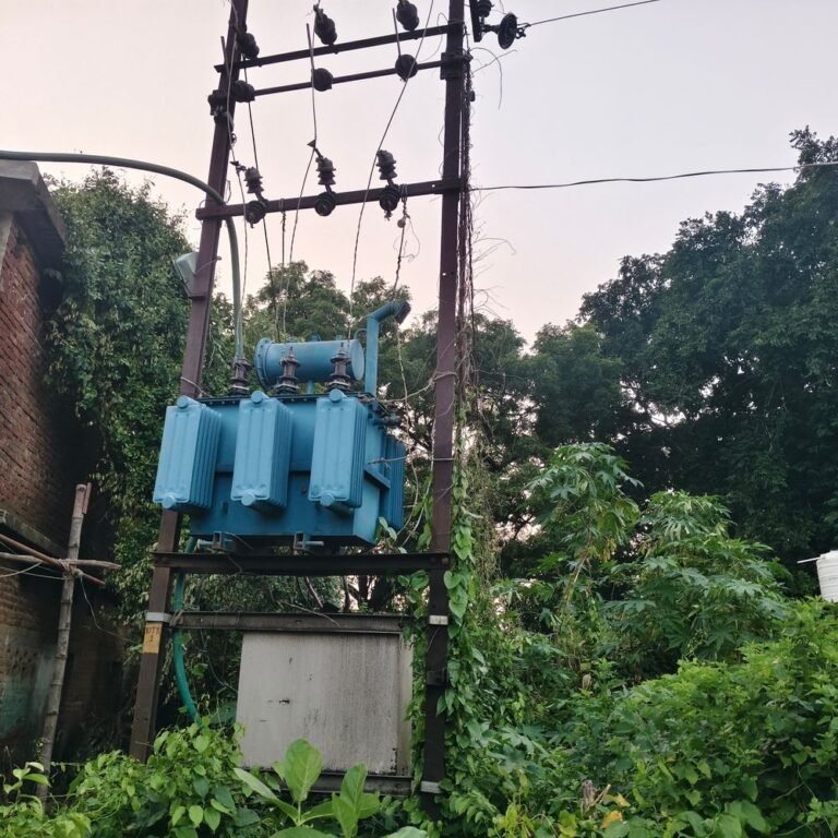 बस्ती के कप्तानगंज में 5 दिन से बिजली ठप:पोखरा बाजार से नगहरा तक सप्लाई बंद, कारोबार पर असर