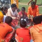बाबा जंगली नाथ धाम के लिए कांवड़ यात्रा:गयादत्तपुरवा में शिव भक्तों ने जल भरकर लिया संकल्प, हर-हर महादेव के जयकारों से गूंजा इलाका बाबा जंगली नाथ धाम के लिए कांवड़ यात्रा:गयादत्तपुरवा में शिव भक्तों ने जल भरकर लिया संकल्प, हर-हर महादेव के जयकारों से गूंजा इलाका
