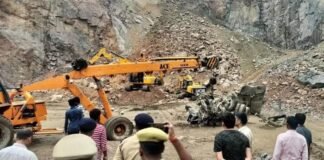 पत्थर खदान में दर्दनाक हादसा, जेसीबी समेत नीचे गिरा ऑपरेटर; मौके पर मौत