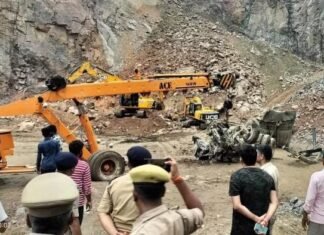 पत्थर खदान में दर्दनाक हादसा, जेसीबी समेत नीचे गिरा ऑपरेटर; मौके पर मौत