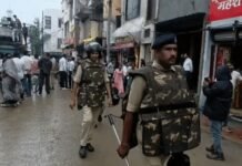 खड़े हनुमान की प्रतिमा हटाने पहुंची नगर निगम की टीम, मौके पर भारी पुलिस बल तैनात News Desk