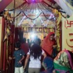 श्रावस्ती के लक्ष्मणपुर में जन्माष्टमी पर प्रसाद वितरण:कृष्णा नगर और ठाकुरद्वारा मंदिर में भगवान की छठी पर पूजा अर्चना और भंडारा श्रावस्ती के लक्ष्मणपुर में जन्माष्टमी पर प्रसाद वितरण:कृष्णा नगर और ठाकुरद्वारा मंदिर में भगवान की छठी पर पूजा अर्चना और भंडारा