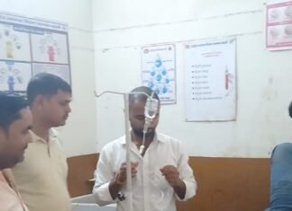 बस्ती में दिव्यांग को बचाने में बाइक सवार घायल:गोरखपुर के दो युवक अयोध्या जा रहे थे, हाईवे देवदूत ने अस्पताल पहुंचाया