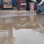 खुटेहना-गिलौला संपर्क मार्ग पर गड्ढा पाटा गया:डामर नहीं लगा, भारी वाहनों से फिर उखड़ने का खतरा खुटेहना-गिलौला संपर्क मार्ग पर गड्ढा पाटा गया:डामर नहीं लगा, भारी वाहनों से फिर उखड़ने का खतरा