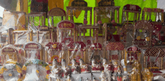 हर्रैया में जन्माष्टमी की तैयारियां पूरी, बाजार सजे:बच्चे राधा-कृष्ण के रूप में दिखे, आकर्षक वस्त्रों और मटकों की बिक्री बढ़ी