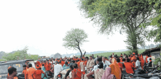 पुरैना बाजार से पृथ्वीनाथ धाम तक श्रद्धालुओं की भीड़ उमड़ी:प्रशासन ने सुरक्षा और यातायात के अच्छे इंतजाम किए