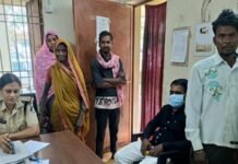 सोशल मीडिया पर फोटो डालने की बात से बवाल, 15 दिन बाद बुजुर्ग ने तोड़ा दम News Desk