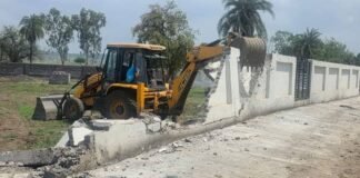 सरकारी जमीन पर चला बुलडोजर, भोपाल में 15 करोड़ की जमीन कराई अतिक्रमण मुक्त News Desk