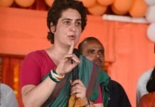 ‘सड़कों पर महिलाएं सुरक्षित नहीं तो बड़ी योजनाओं का क्या मतलब’, जमुई मामले पर प्रियंका
