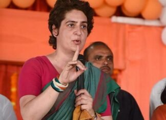 ‘सड़कों पर महिलाएं सुरक्षित नहीं तो बड़ी योजनाओं का क्या मतलब’, जमुई मामले पर प्रियंका