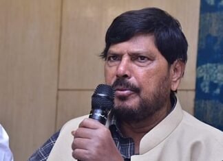 आरक्षण खत्म करने की बहस के बीच आठवले का बयान, बोले- भेदभाव मिटे तो जरूरत नहीं News Desk