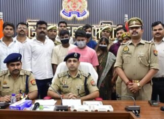 पति की हत्या कर लाश नदी में फेंकी, ई-रिक्शा को पुल पर लटकाकर रचा हादसे का ड्रामा News Desk