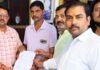 तुलसीपुर में रेलवे की दुकानों का किराया 12 गुना बढ़ा:65 वर्ग फीट जमीन का सालाना शुल्क 3,750 से 45,100 रुपए हुआ, व्यापारियों ने मंत्री प्रतिनिधि को ज्ञापन सौंपा। तुलसीपुर में रेलवे की दुकानों का किराया 12 गुना बढ़ा:65 वर्ग फीट जमीन का सालाना शुल्क 3,750 से 45,100 रुपए हुआ, व्यापारियों ने मंत्री प्रतिनिधि को ज्ञापन सौंपा।