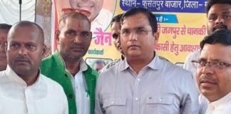महराजगंज में ग्रामीणों का धरना:सड़क और नाली निर्माण की मांग, तहसीलदार ने मांगा 27 दिन का समय महराजगंज में ग्रामीणों का धरना:सड़क और नाली निर्माण की मांग, तहसीलदार ने मांगा 27 दिन का समय