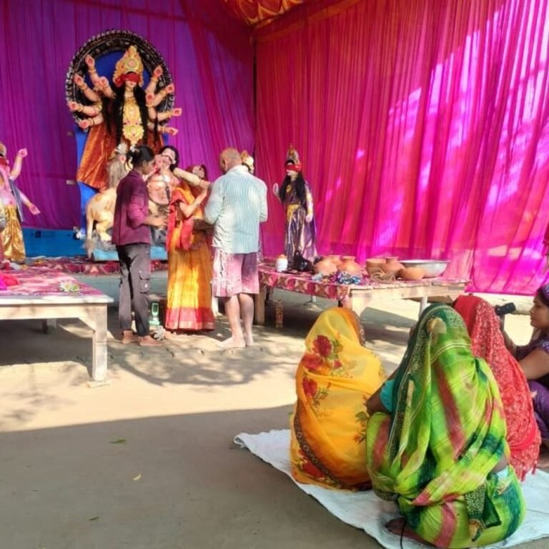 बस्ती में पुलिस की सख्ती से शराब माफियाओं में दहशत:नशा कारोबारियों में मायूसी, दशहरा-दुर्गा पूजा पर मीट-मुर्गा दुकानें बंद